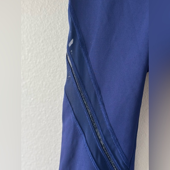 Lululemon women’s High Times Pant *Metta
Hero Blue size 4 - Picture 8 of 13